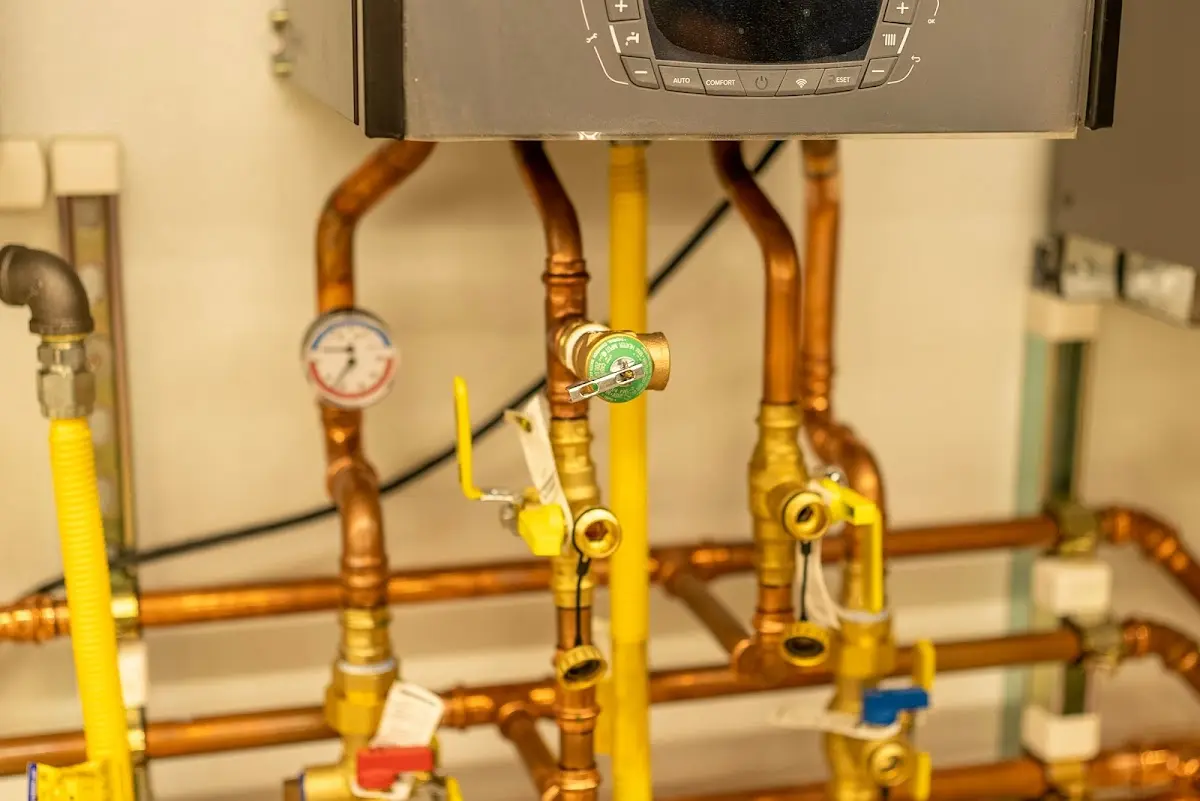 Licensed technician providing Pipe Repair for a homeowner in Delhi